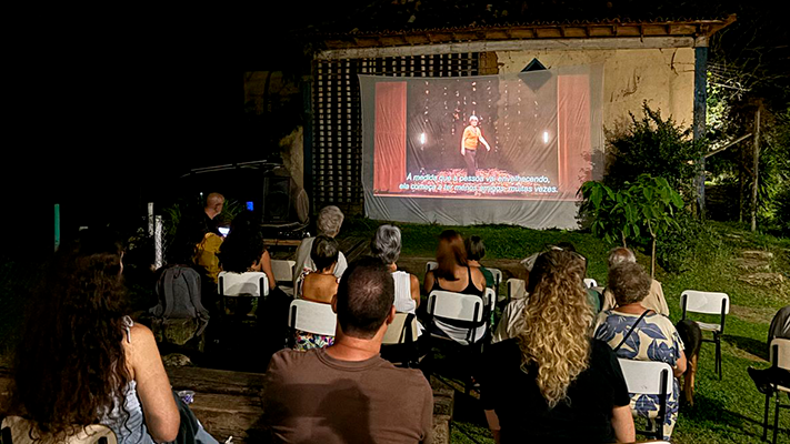 Leia mais sobre o artigo Cineclube Sarandira de julho falará sobre ausência