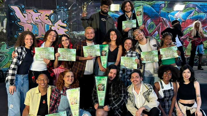 Leia mais sobre o artigo Grupos teatrais de Juiz de Fora recebem reconhecimento e prêmios em festivais 