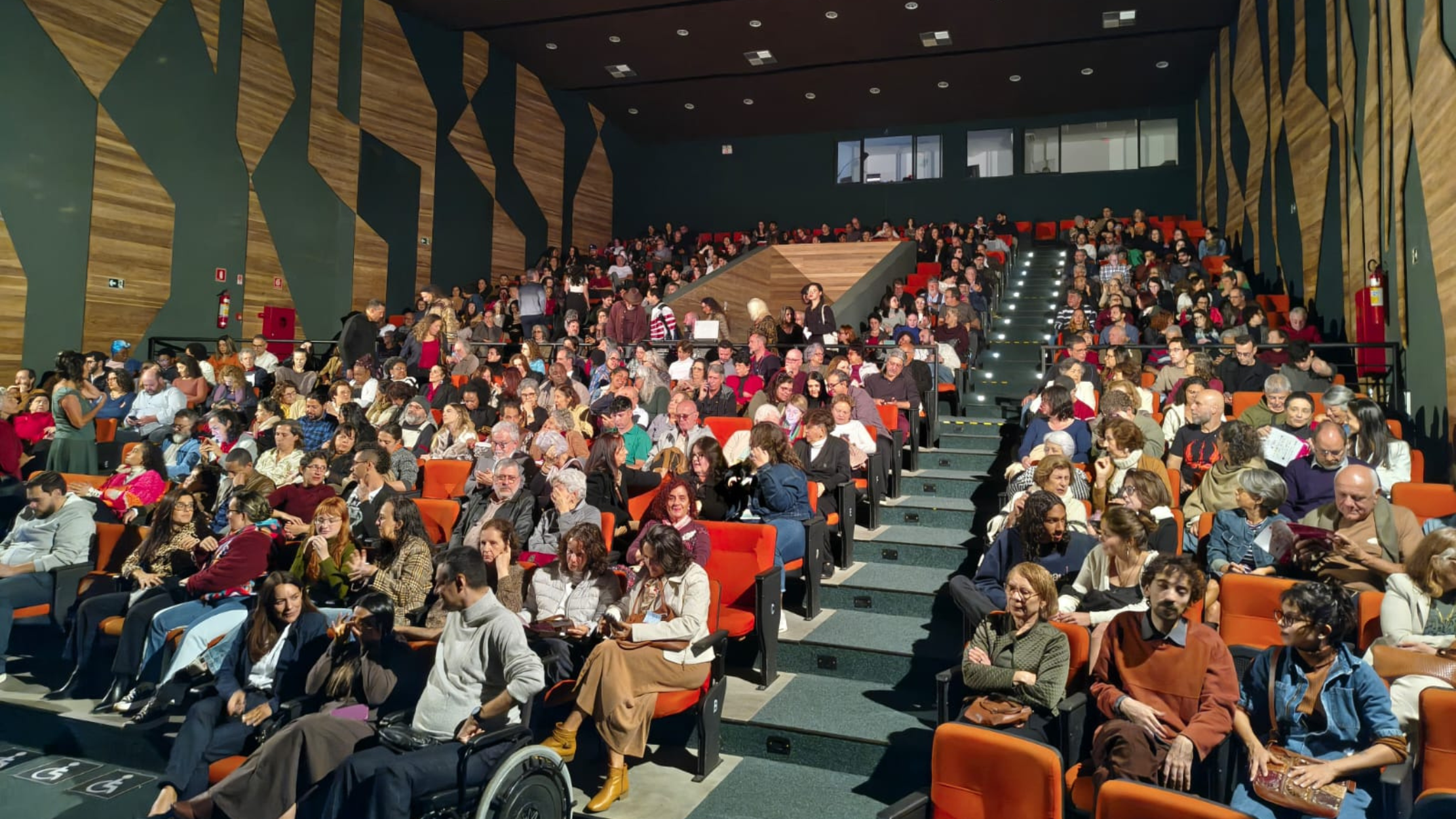 Teatro Paschoal Carlos Magno abre edital de ocupação