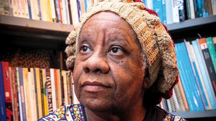 Adenilde Petrina Bispo é homenageada em nome de escola do bairro Santa Cândida